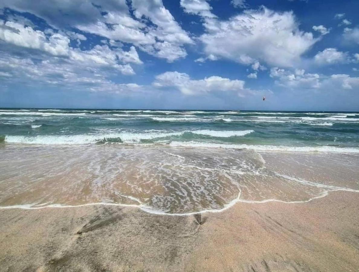 Wave 2 Mamaia Prima Linie Vedere La Mare 120Mp Нэводари Экстерьер фото